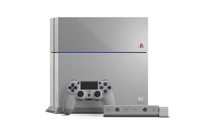 PlayStation 4 20th Anniversary Edition 4