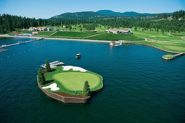 Floating Green Golf Course