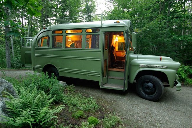 Short Bus Retro by Winkleman Architecture