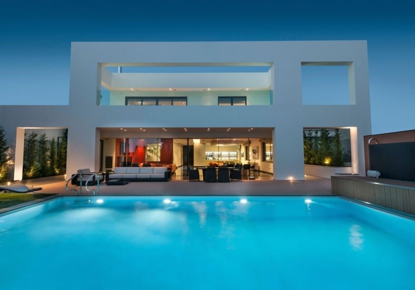 Contemporary Residence Pool