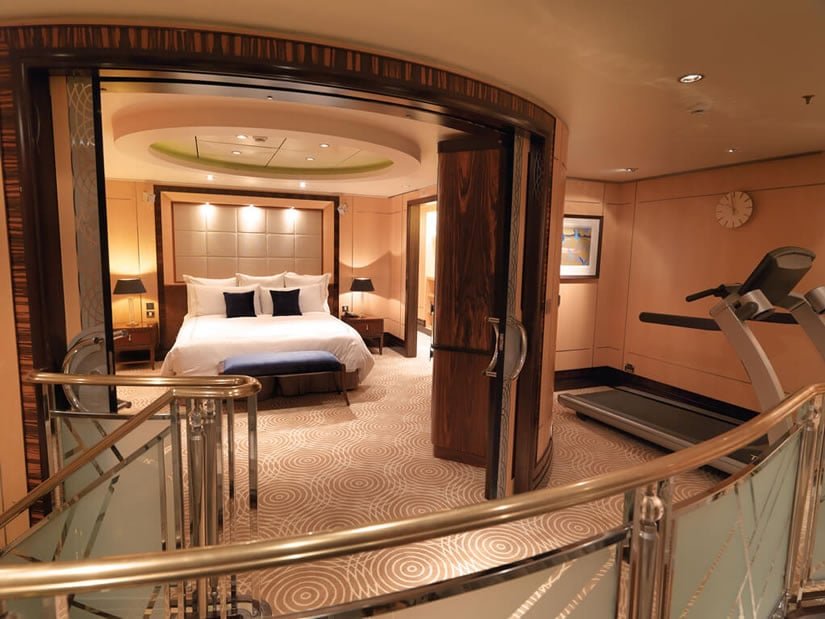 Queen Mary 2 Grand Duplex Loft & Bedroom