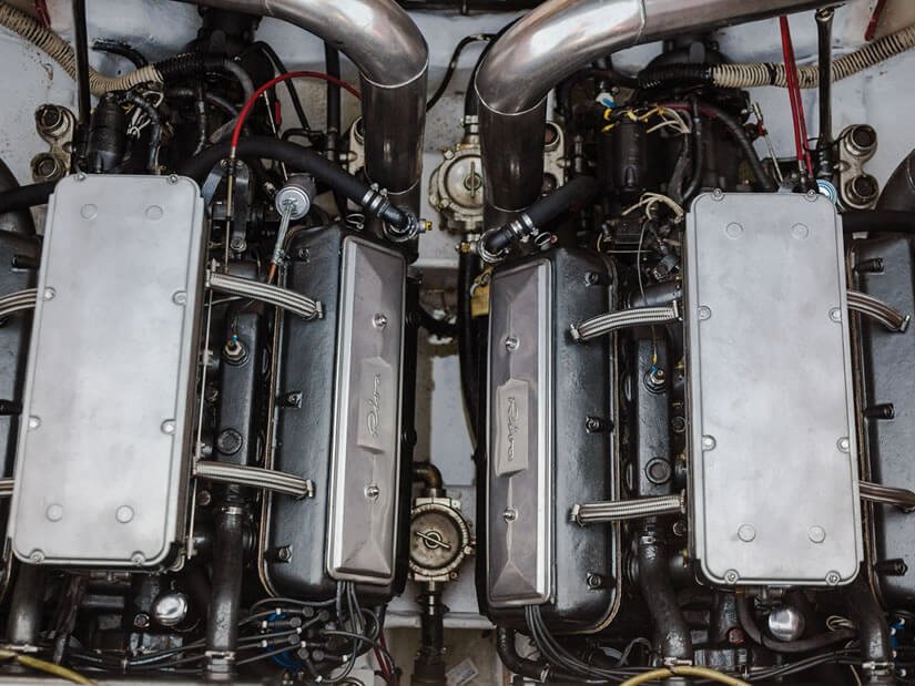 Riva Ferrari 32 Engine