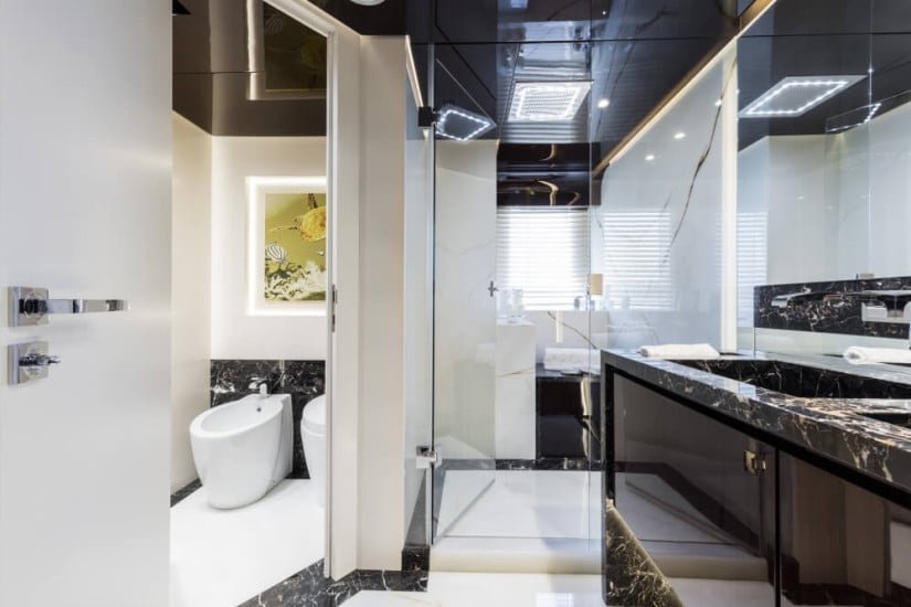 Bathroom, Dreamline 34 Luxury Yacht