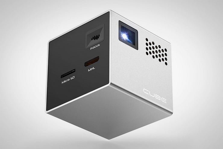 RIF6 Cube Mobile Projector 3