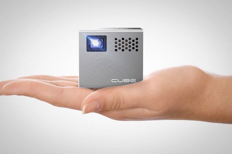 RIF6 Cube Mobile Projector 5