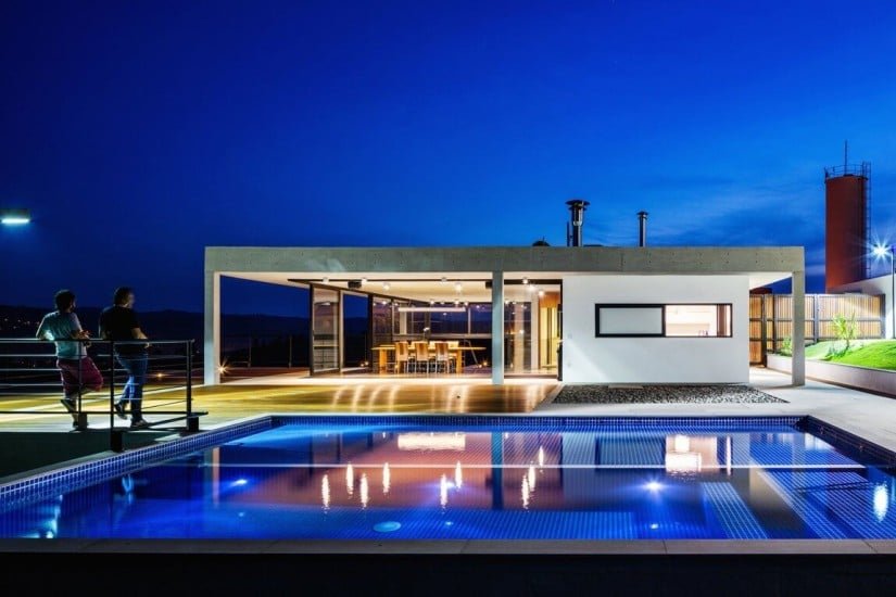 Stunning House JJ by Obra Arquitetos