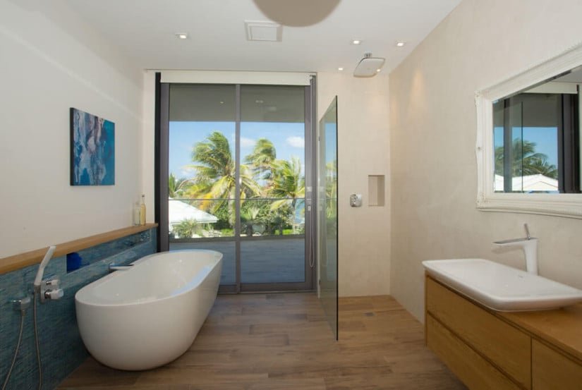 Camden House in the Cayman Islands, Bathroom