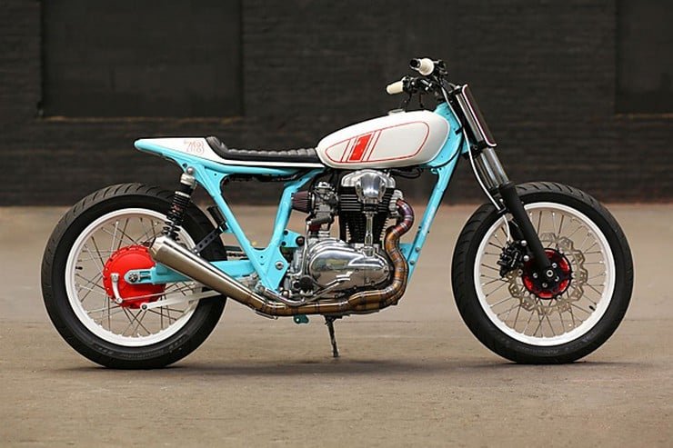 Kawasaki W650 by Hombrese Bikes 1