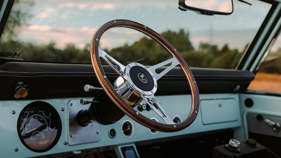 LUXE-GT Ford Bronco steering wheel
