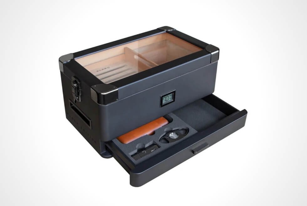 Case Elegance’s Military Humidor in Black Edition